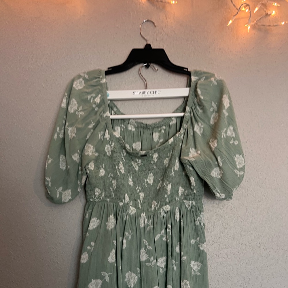 NWT O'Neill Babydoll Top in Sage Green & White Floral Sz Junior L